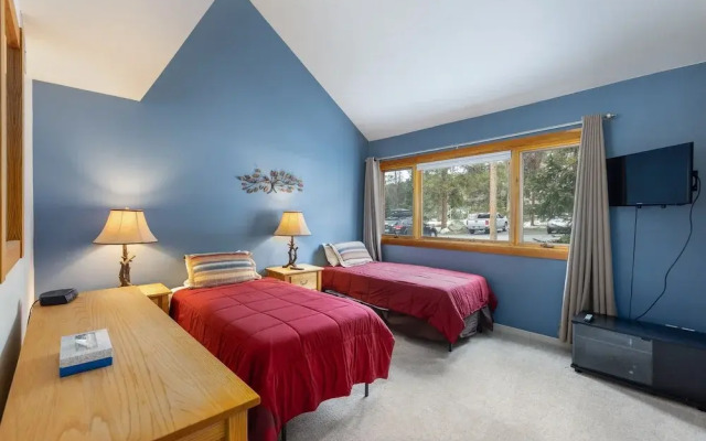 1610 Quicksilver 2 Bedroom Condo by RedAwning