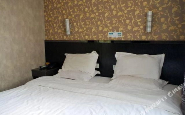 Hongxing Times Hotel (Xinjiang Normal University Wenguang Campus)