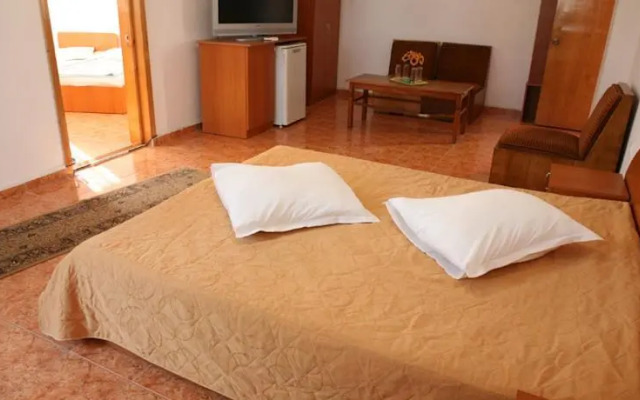 Hotel Sirius