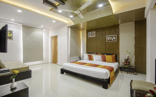 Hotel Yash Regency