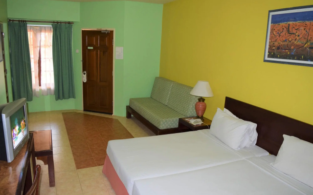 Bukit Merah Laketown Resort