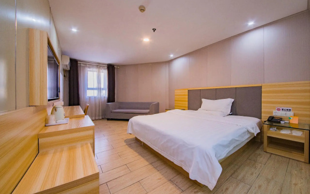 7Days Inn Chain Hotel (Changsha Yinpenling Liugoulong Subway Station)