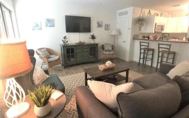 Barefoot Ec204 2 Bedroom Condo