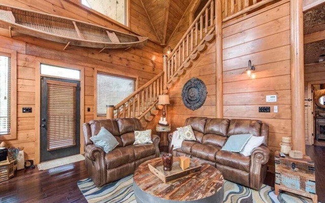 Bear Elegance - Three Bedroom Cabin