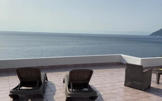 Villa "mare" - Suspended Over the sea