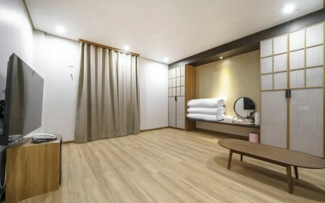 From H Dongbaek Hotel By Kwon Geoje Okpo
