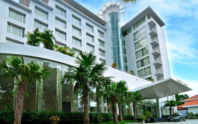 Mondial Hotel Hue вид на фасад