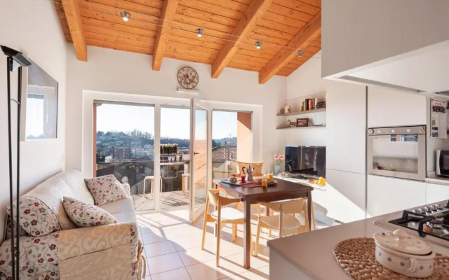 Bright Apartment Como Cavallasca