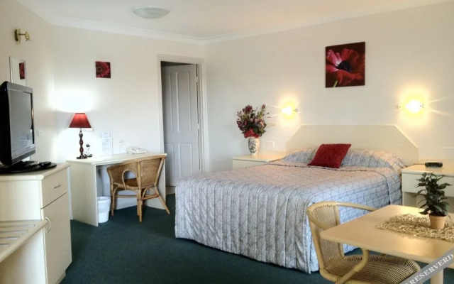 Tuckerbox Motor Inn