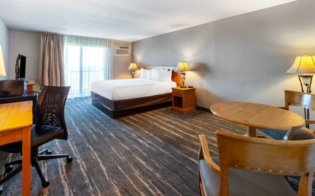Baymont by Wyndham St. Ignace Lakefront