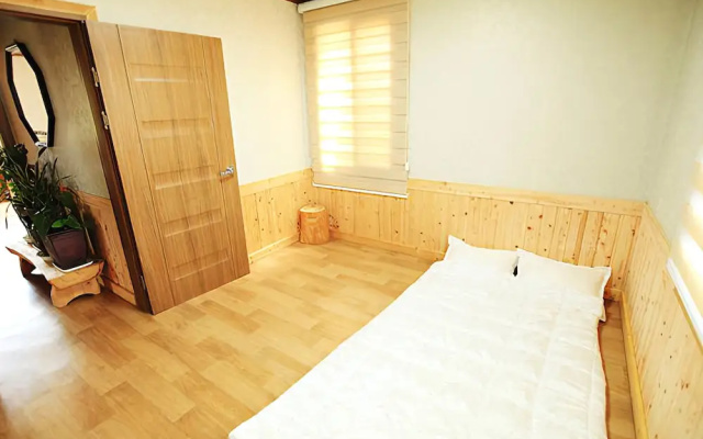 Jeju Happy Cabin Pension