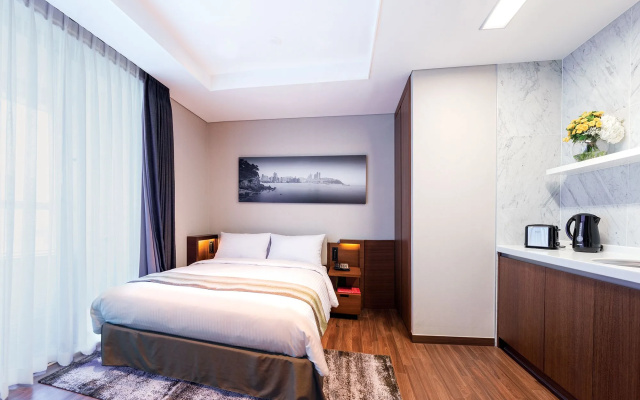 Felix by STX Hotel & Suite