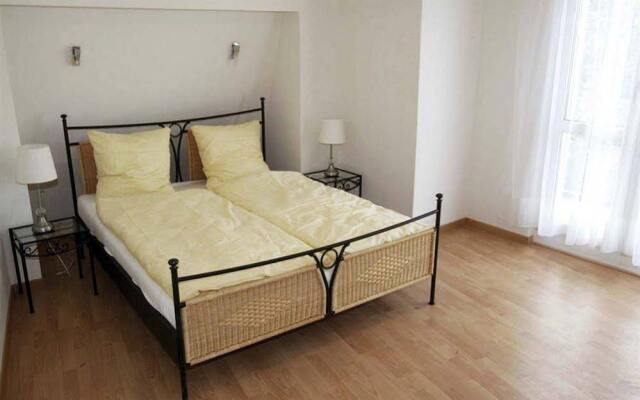 Апартаменты Apartments Swiss Star Universitätstrasse комната для гостей