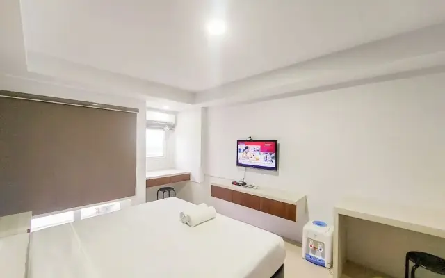 Homey Studio Apartment At Mansyur Residence