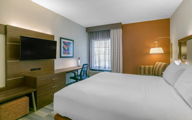 Holiday Inn Express And Suites Mount Arlingto