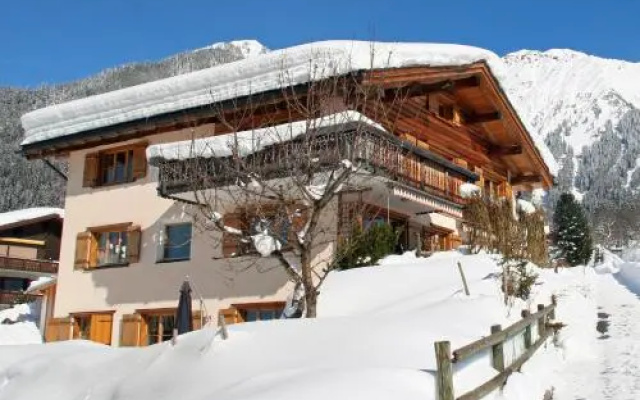 Monami Apartments Klosters, Apt. Villa Kunterbunt