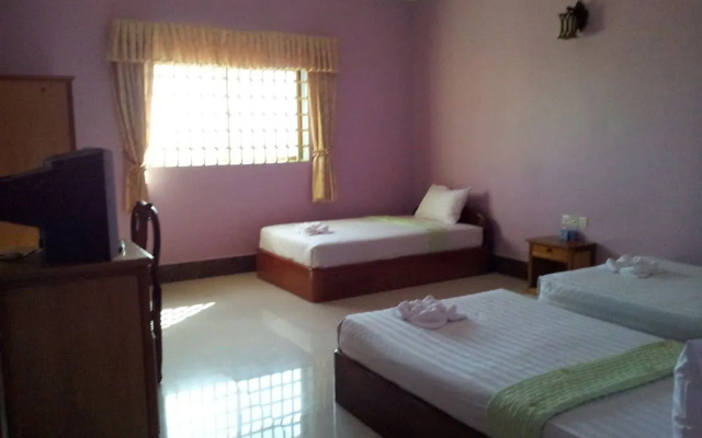Eos Oceanfront Hotel
