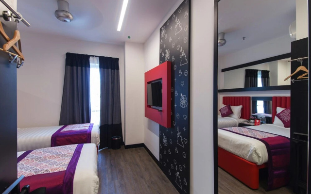 OYO 306 Tune Hotel
