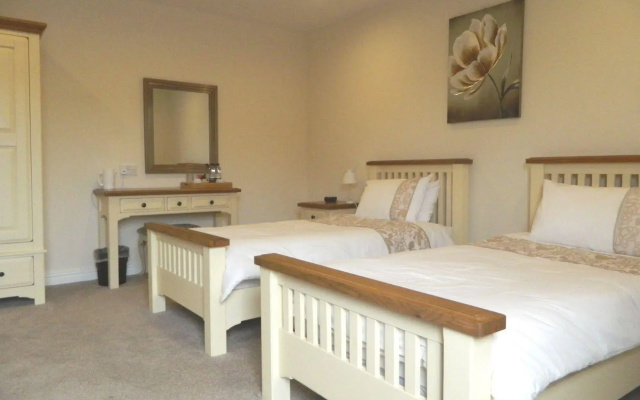 Lumb Farm Country Club