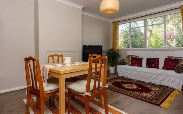 South London 2 Bedroom Flat With Garden