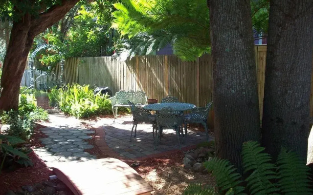 Larelle House Bed and Breakfast