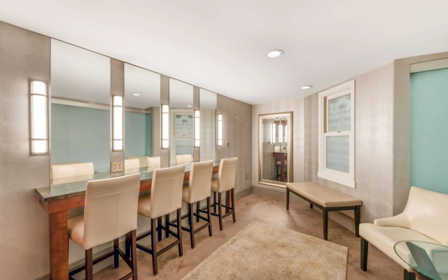 Best Western Plus White Bear Country Inn