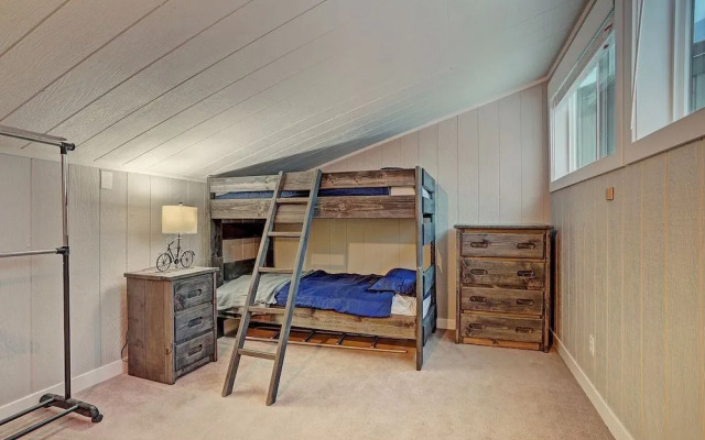 Knotty Pine Lodge - 4 Br Townhouse