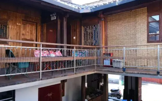 Chenli Chengwai Homestay (Weishan Ancient City Gongchen Tower)