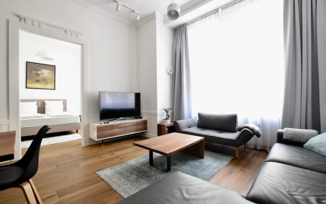 Luxury Apartment by Hi5 - Zichy Suites