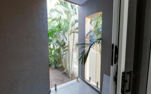 603 On The Beach Luxury Apartment