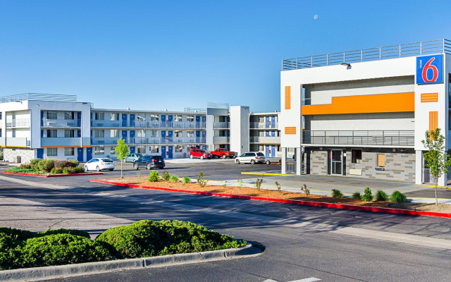 Motel 6 Denver, CO – Downtown