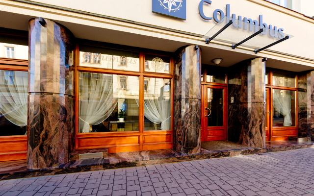 Columbus Hotel вид на фасад