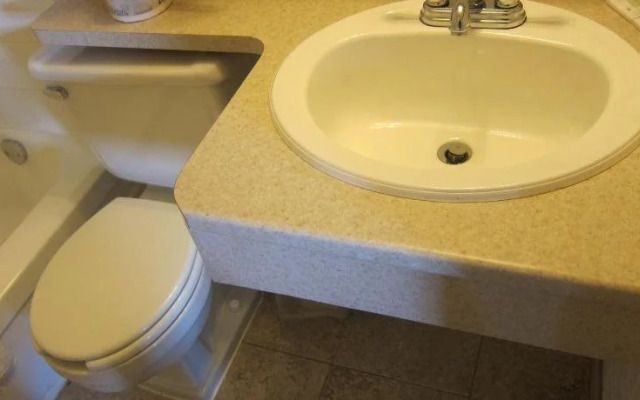 Value Inn Ottawa