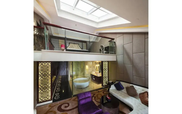 Eden Club House