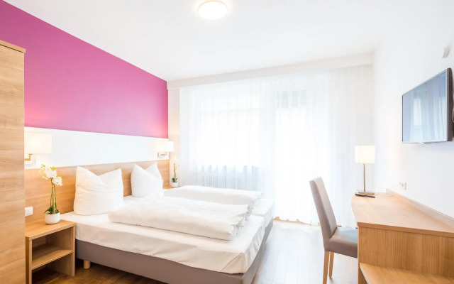 Hotel S16