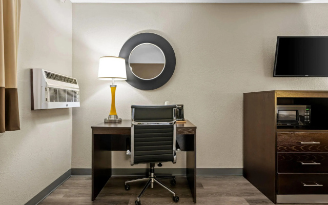 Super 8 by Wyndham Homewood Birmingham Area