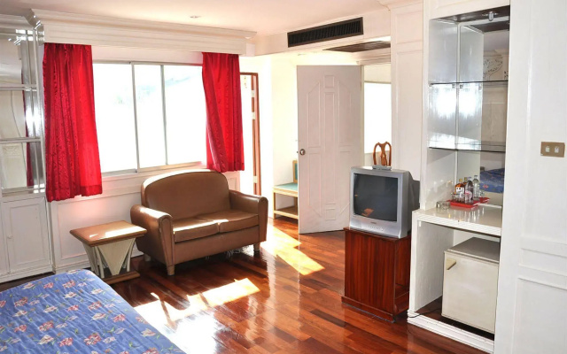 Highfive Hotel