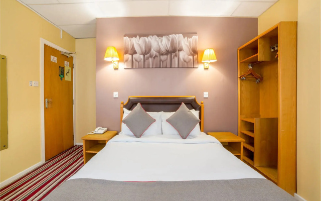 OYO Sandringham Hotel