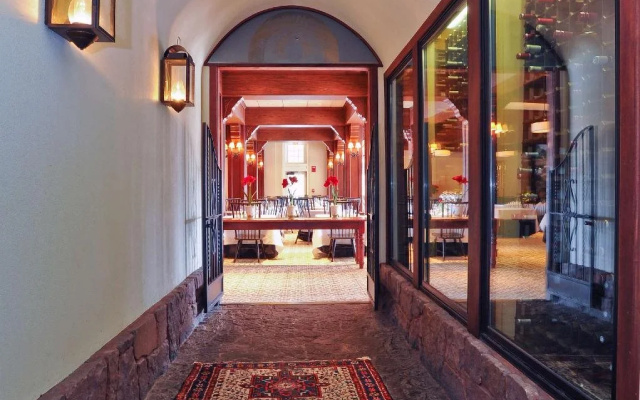 Simsbury Inn