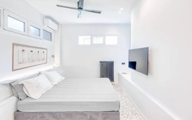 Comfortable Living in Athens 2BR Apartment