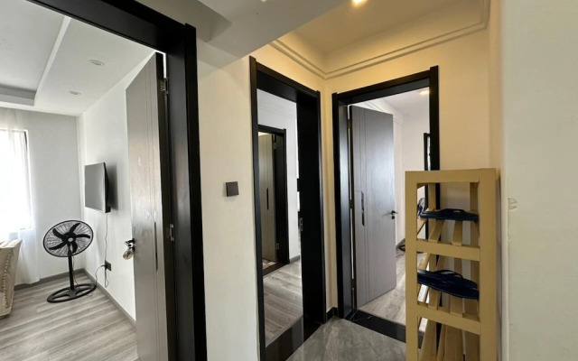 Platinum Oak Residency