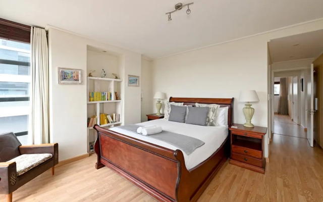 Two Bed Spacious 6th Floor Ocean Views