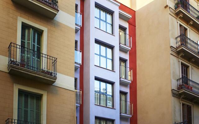 Отель Milà Apartamentos Barcelona вид на фасад
