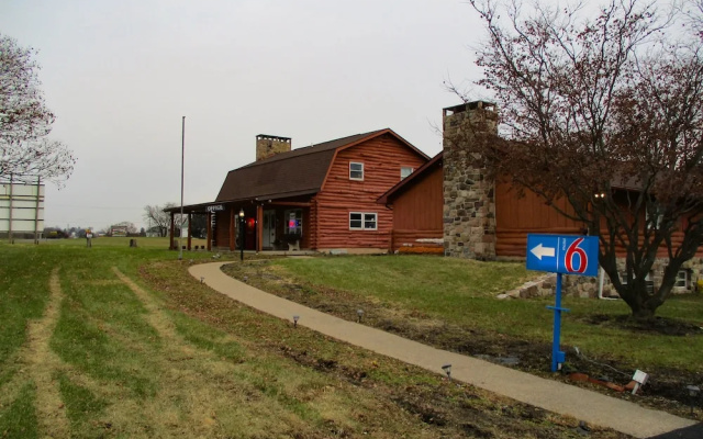 Seasons Inn & Suites