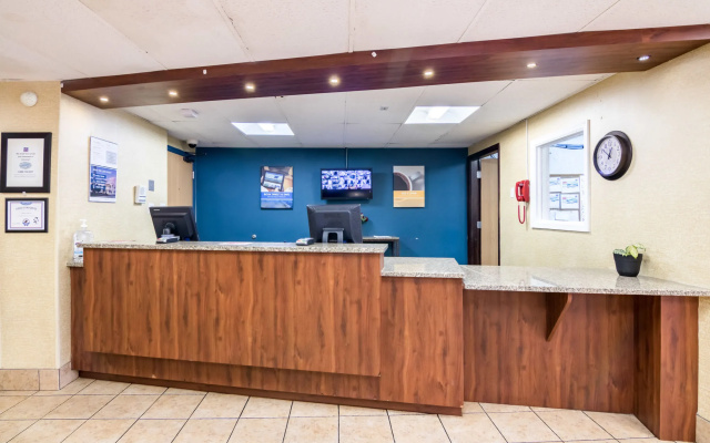 Motel 6 Saint Paul, MN - I-94