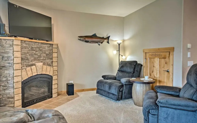 Gold Beach Townhome With Ocean Views & Sunroom!