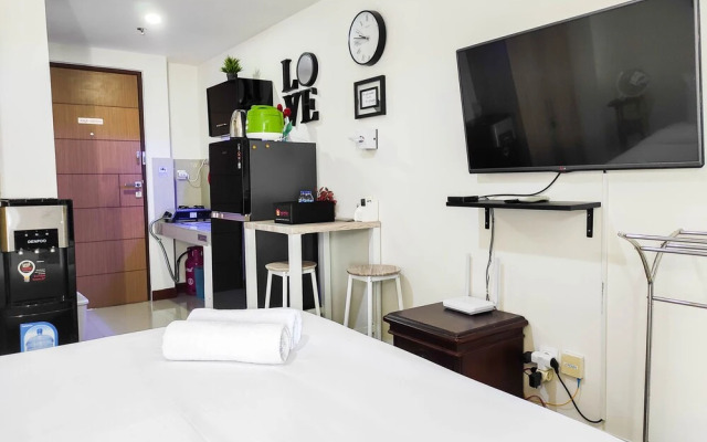 Cozy Stay Studio At Vida View Makassar Apartment