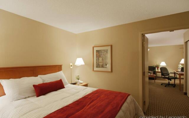 Отель Holiday Inn Ottawa East Канада, Оттава - отзывы, цены и фото номеров - забронировать отель Holiday Inn Ottawa East онлайн комната для гостей