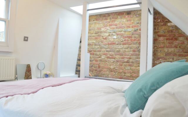 Апартаменты Spacious Apartment for 4 in Trendy Shoreditch комната для гостей