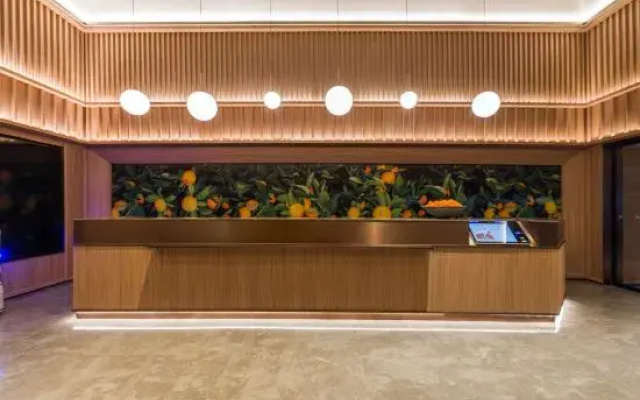 Orange Hotel (Beijing Second Foreign Language Institute Dalianpo Subway Station)
